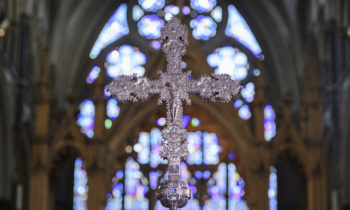 Lincoln Cathedral News - Lincoln Cathedral opens for private prayer