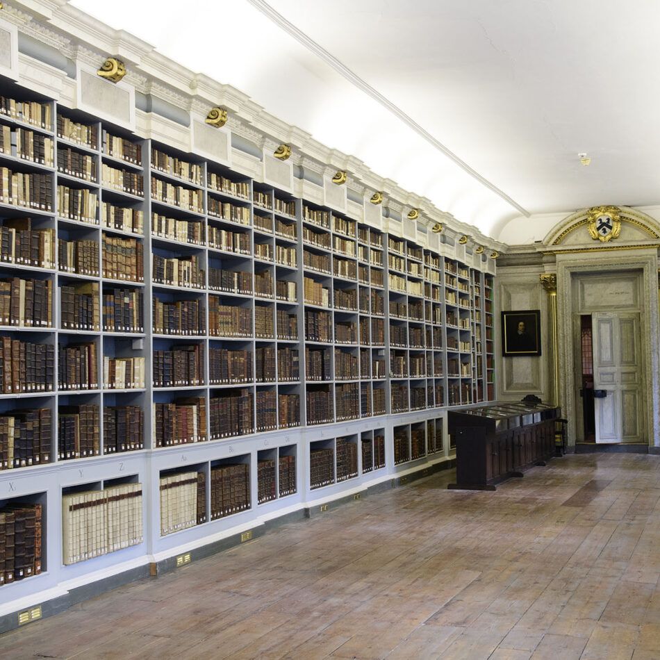 Lincoln Cathedral Wren Library