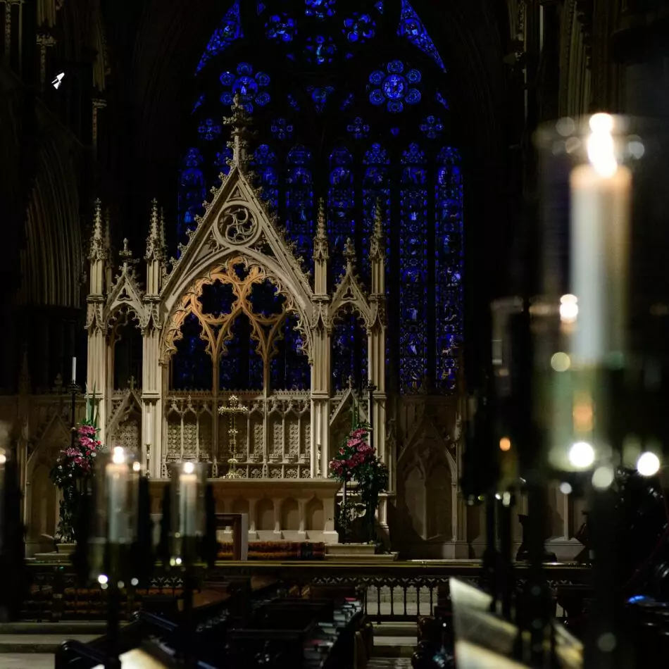 exterior of lincoln cathedral at night